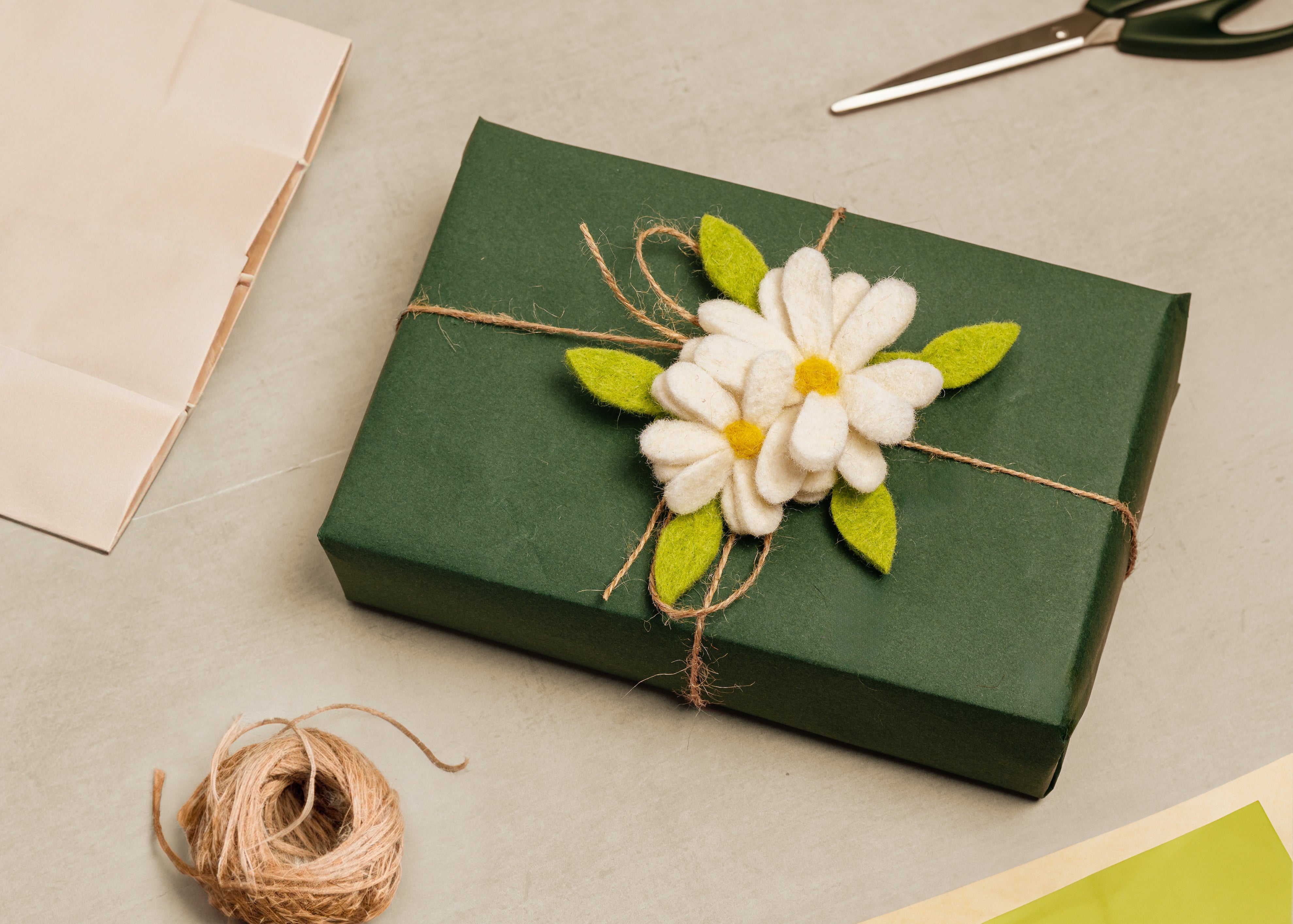 Felt Daisy Wire Gift Wrap