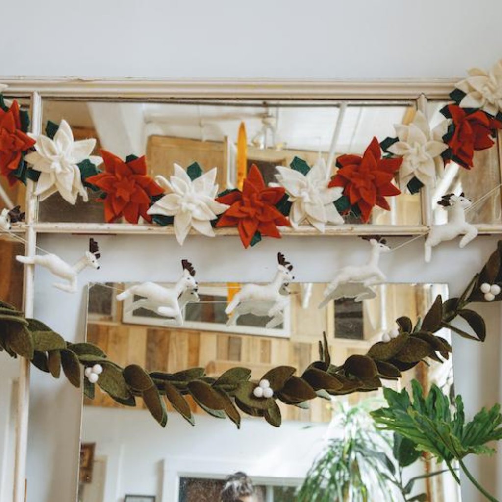 Santa and Reindeer Garland